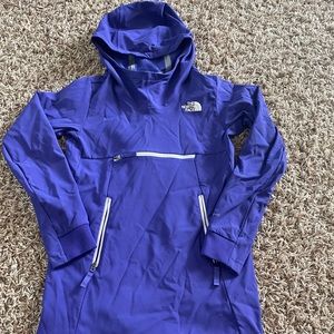 North face size m. girl pullover tunic/weatherproof. Worn once great condition